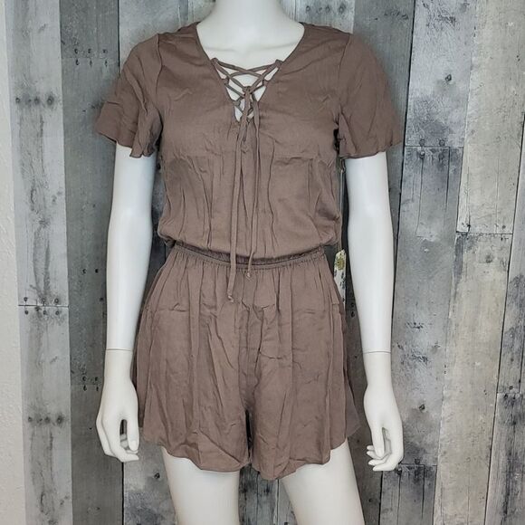 NWT Show Me Your MuMu Williamsburg Romper - Picture 3 of 12